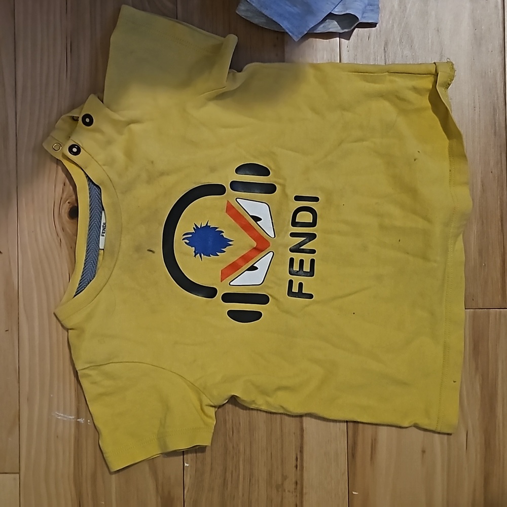 Fendi t shirt